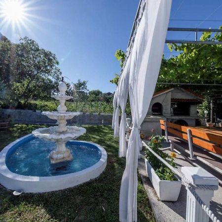 Apartments Mig - With Beautiful Garden Supetarska Draga Exteriör bild