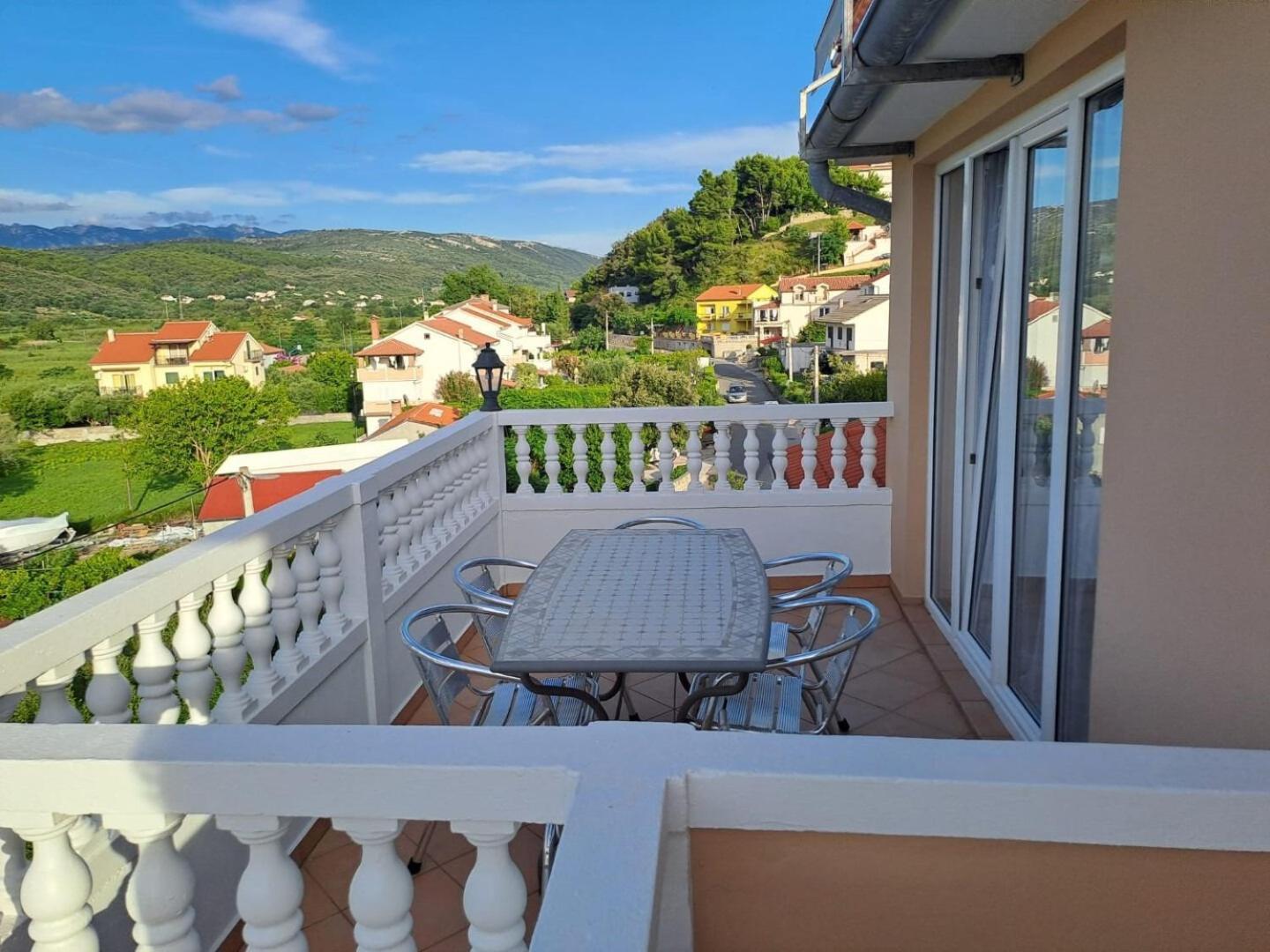 Apartments Mig - With Beautiful Garden Supetarska Draga Exteriör bild