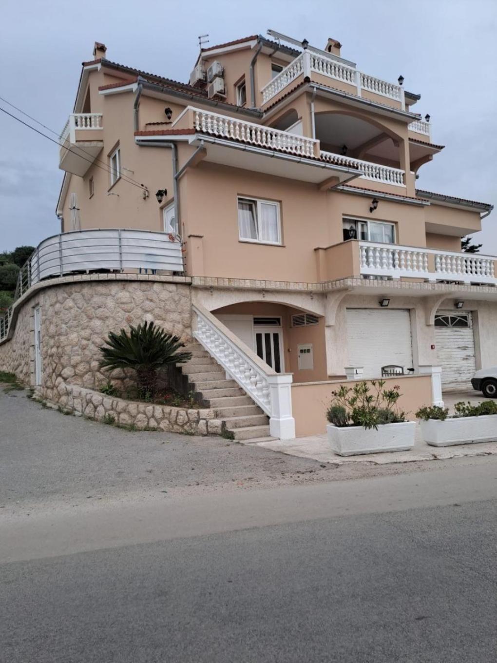 Apartments Mig - With Beautiful Garden Supetarska Draga Exteriör bild