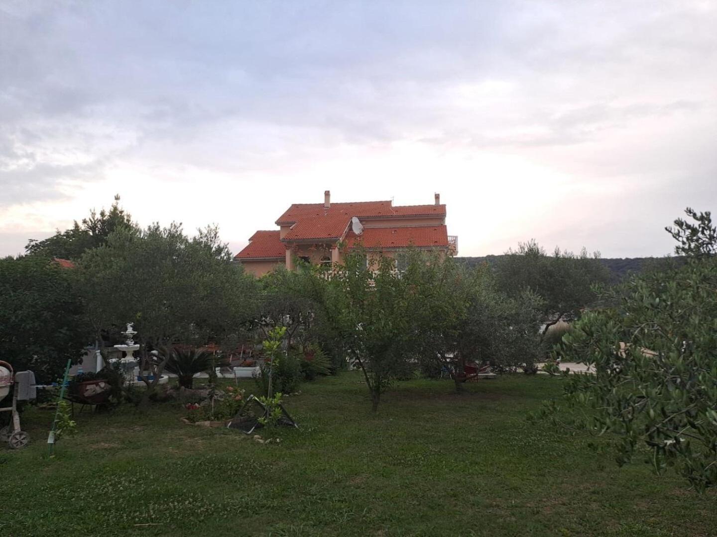 Apartments Mig - With Beautiful Garden Supetarska Draga Exteriör bild